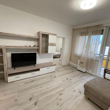 Malompark Apartman With Free Parking เดเบรตเซน ภายนอก รูปภาพ